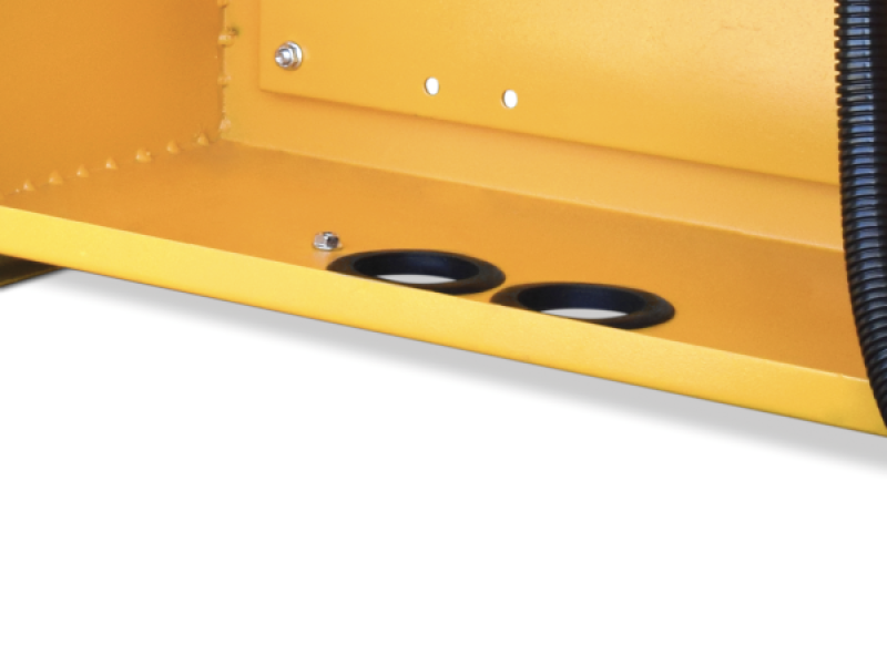 Orifices de passage de câbles dans la parte inférieure